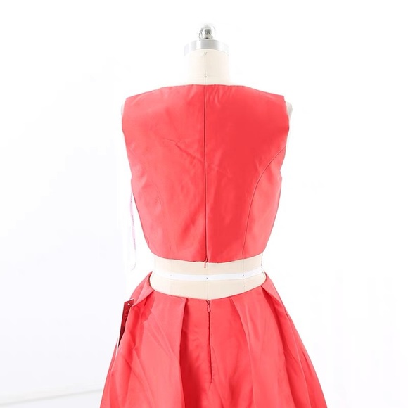 JOVANI gown size M(6) simple temperament, glossy satin A-line evening dress - Picture 6 of 8